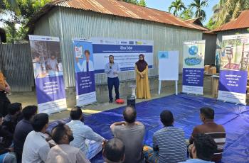 Facilitators leading the learning session on biosecurity, fish disease identification, and responsible AMU in aquaculture to reduce AMR risks. Photo: Abdullah Al-Mahmud/WorldFish 