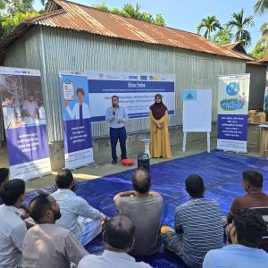 Facilitators leading the learning session on biosecurity, fish disease identification, and responsible AMU in aquaculture to reduce AMR risks. Photo: Abdullah Al-Mahmud/WorldFish 
